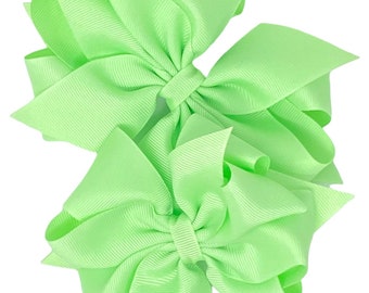 Soft Green hair bow, hair bow for girls, boutique hair clip, gifts for girls, birthday hair bow, big hair bow