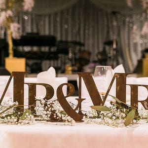 Cartello rustico Mr e Mrs, decorazione da tavolo per sposi, grande cartello in metallo Mr e Mrs