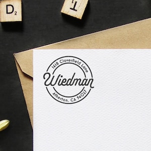Ontwerp ronde adresstempel, zelfinktend, gepersonaliseerde aangepaste retourstempel, huiscadeau, bruiloftsuitnodiging, eenvoudige schone moderne circulaire