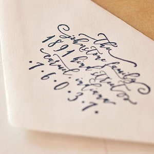 Kalligrafie retouradresstempel, kalligrafiestempel, housewarmingcadeau, gepersonaliseerd cadeau, aangepaste adresstempel, rubberstempel, bruiloftstempel