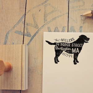 Sello de remitente de Labrador Retriever, regalo para dueño de perro, mango de madera, sello de goma personalizado, sello de Labrador amarillo o negro