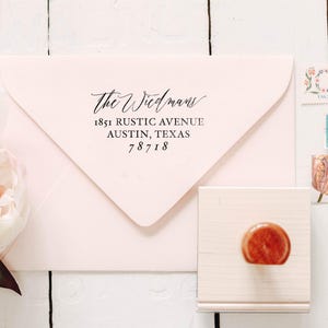 Sello de dirección de remitente, sello personalizado con caligrafía, regalo para dama de honor, regalo personalizado para ella, regalo de aniversario, regalo de Navidad, sello de goma personalizado