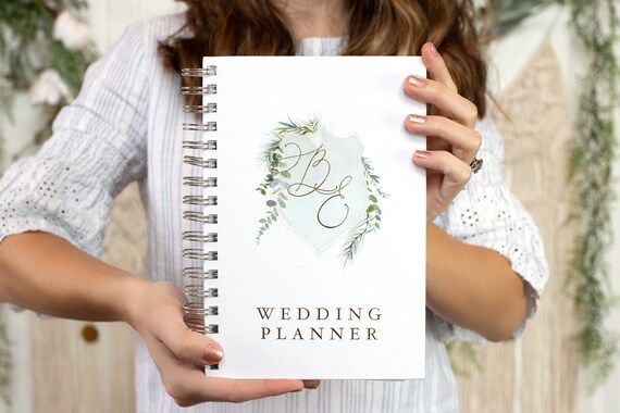 Crest Wedding Planner with Greenery, Personalized with Names, Bride to be Gift, Custom Planner Book, 12 Months Rustic Wedding Planner Book Il_570xn