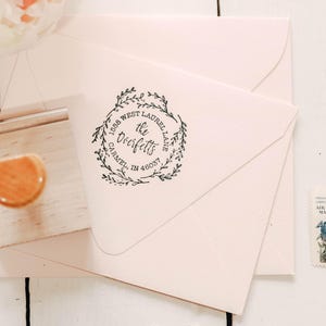 Laurel Return Address Stamp Circular Calligraphy Script Stamp with Wreath Custom Personalized Stamp Housewarming Gift Wedding Stamp