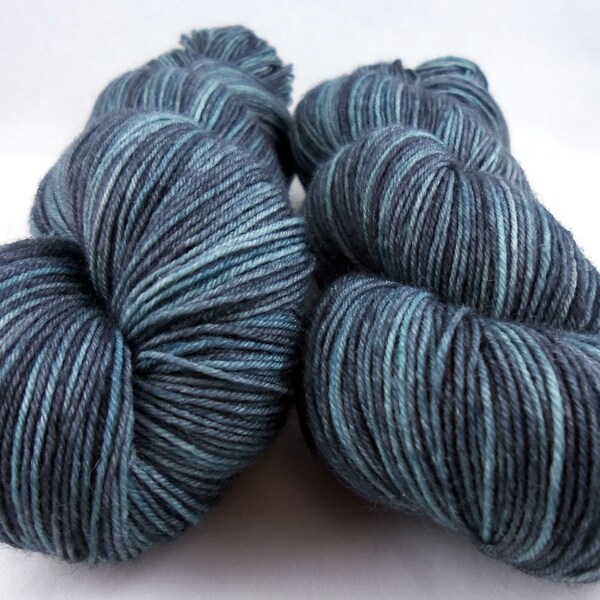 Stormcloud - Hand gefärbten Superwash-BFL Griffweise/Sock Garn