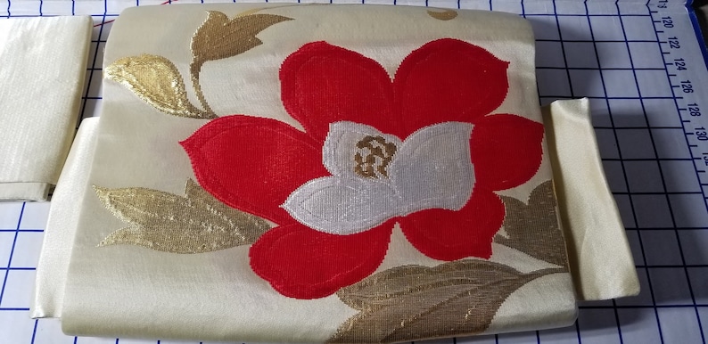 Vintage Japanese OBI With off white background and Red flower with gold leaves Pre-Tied Obi? Size Extra Small