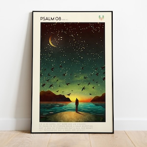 May include: A poster with a dark blue background and a crescent moon in the sky. The poster features a silhouette of a person standing on a rocky shore looking out at the water. The text on the poster reads "PSALM 08 VERS 4-6" and "ZIE IK DE HEMEL, HET WERK VAN UW VINGERS, DE MAAN EN DE STERREN DOOR U DAAR BEVESTIGD WAT IS DAN DE STERVELING DAT U AAN HEM DENKT. HET HENSENKING DAT U NAAR HEM ONZIETY".
