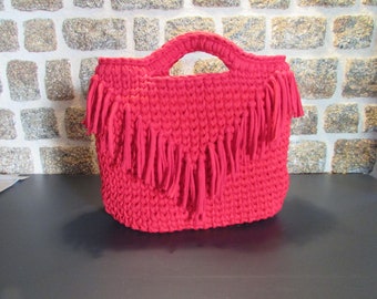 Red basket bag in trapillo