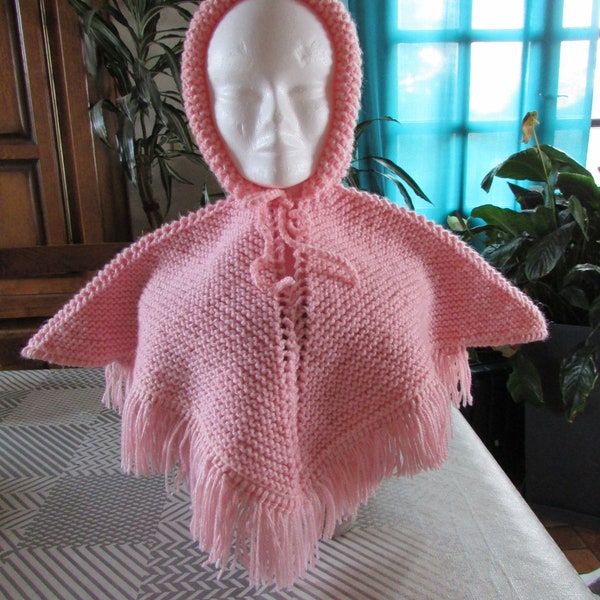 Poncho cape petite fille de 24 à 36 mois au tricot