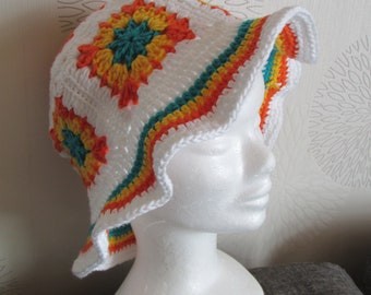 Chapeau bob granny d'été au crochet