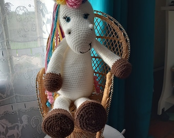 Amigurumi doudou peluche licorne blanche au crochet