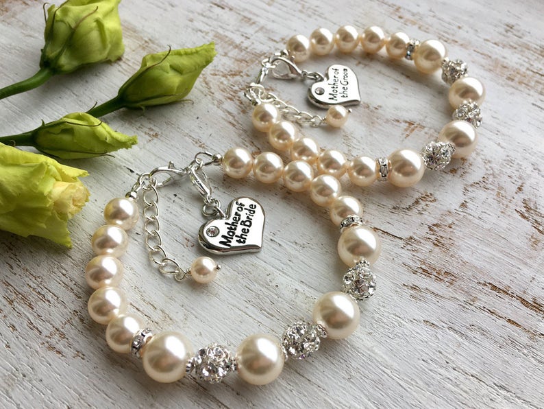 Mother of the Bride Gift from Daughter, Mother of Bride Jewelry Set, Mother in Law Gift from Groom, Wedding Day Pearl Bracelet and Earrings image 4