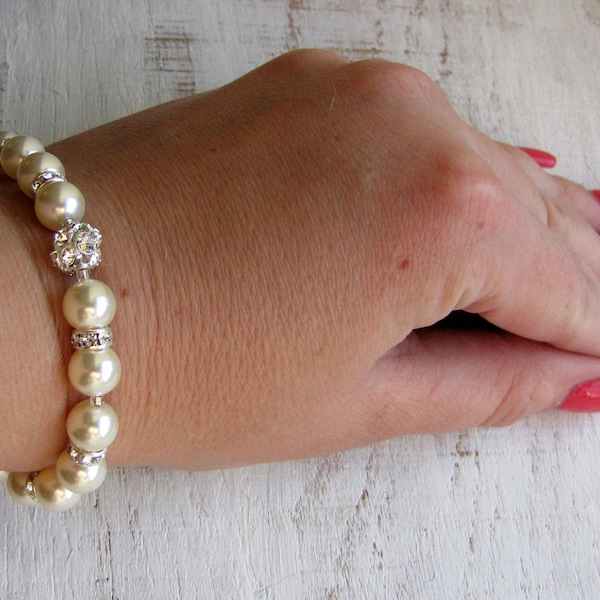 Mother of the bride bracelet from daughter, Swarovski pearl bracelet mom wedding gift. Mother in law gift from bride, wedding keepsake ideas