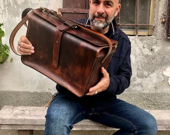 Borsa porta attrezzi, con fibbie e rivetti in ottone