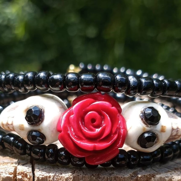 Day of the Dead Bracelet Wrap Around Mini red rose 2 mini cream white skull Black glass E Beads Frida Memory wire 3 loops sugar skulls NEW