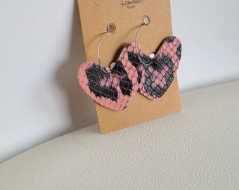 Créoles Coeur cuir motif serpent rose