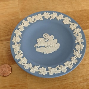 Super elegant Wedgewood Jasperware dish with a fury in a chariot and substantial vines surrounding the edge.