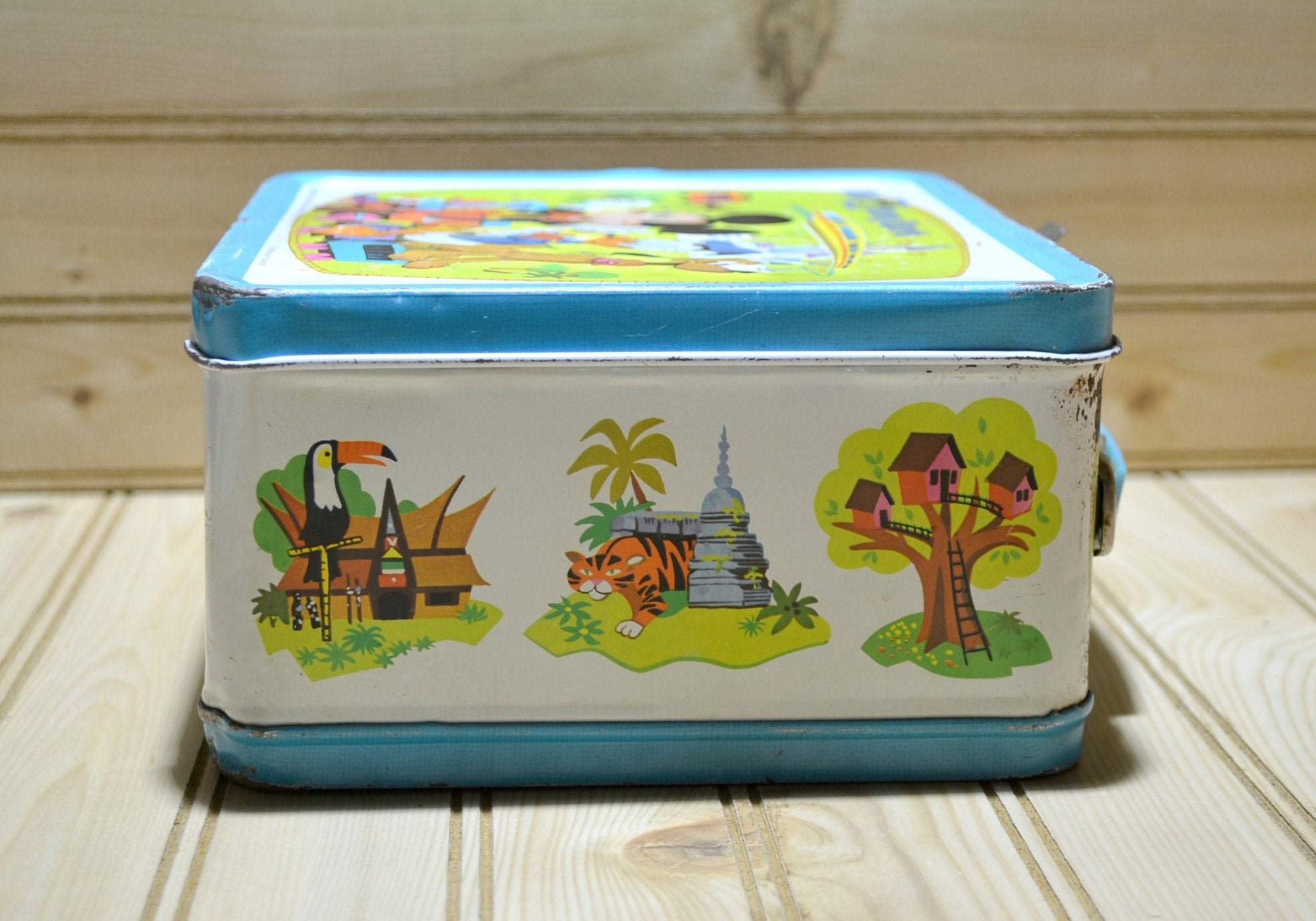 Vintage Walt Disney World Metal Lunch Box Aladdin 1970s Mickey