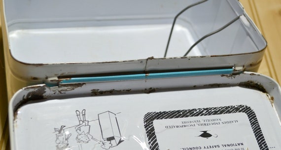 Vintage Walt Disney World Metal Lunch Box Aladdin 1970s Mickey