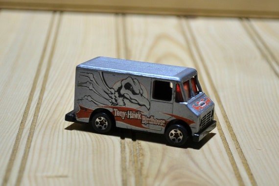 hot wheels delivery van