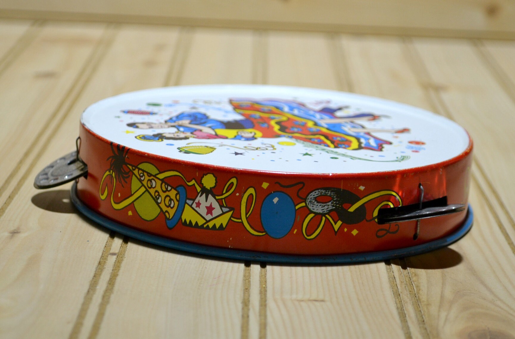 Vintage US Metal Toy Mfg Co Litho Musical Tin Tambourine Toy Gypsy Mult Color 