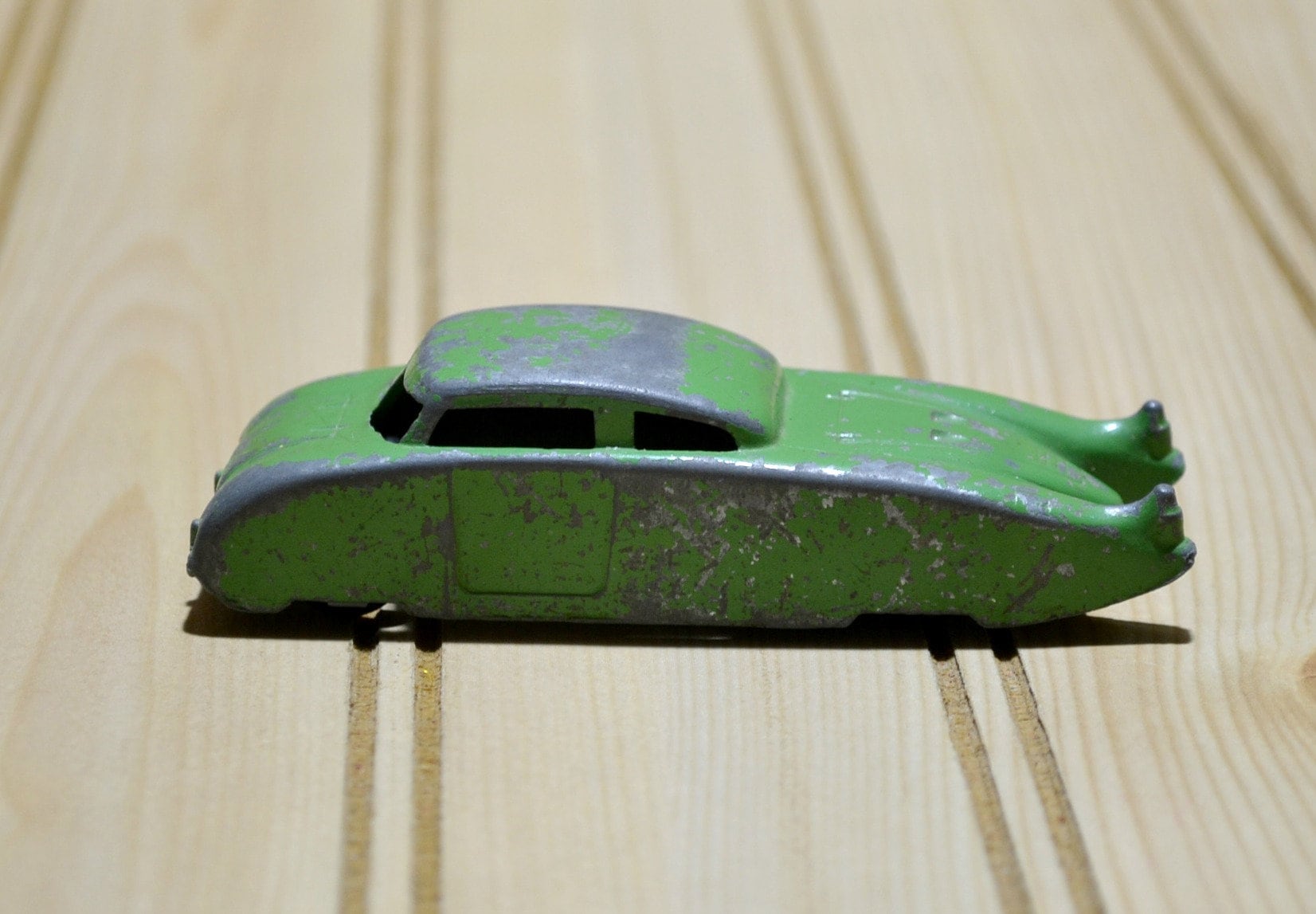 Vintage Green Metal Midgetoy Diecast Futuristic Streamlined Car