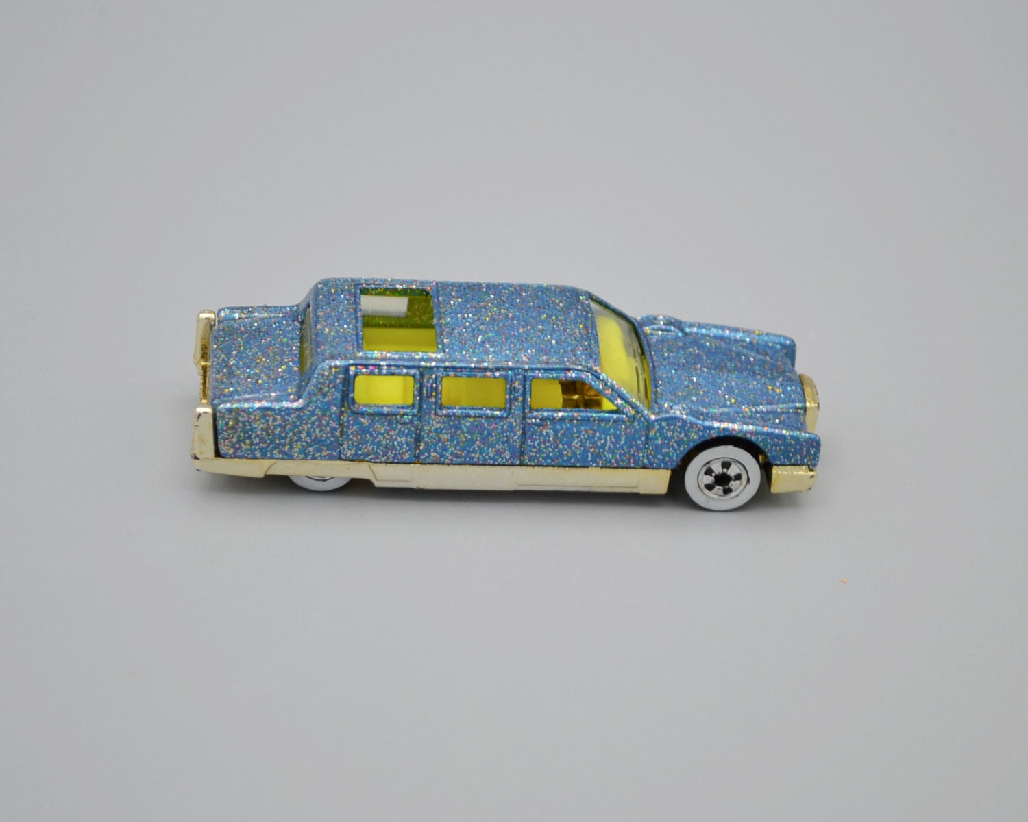 1990 Hot Wheels Limozeen Blue Gold Glitter Limousine Limo