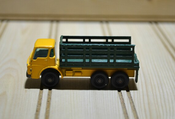 matchbox stake truck