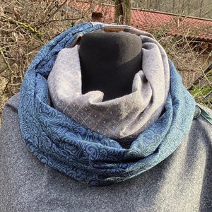 Gamsjaga Loden Loop grün und beige/grau Ornament