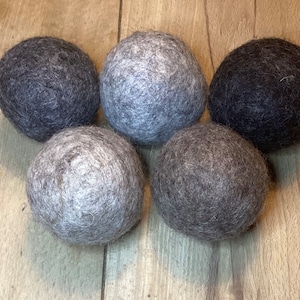 Gamsjaga Felt Ball with Bell for Cat