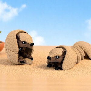 3D Printed Articulated Armadillo - Flexible Fidget Toy - Poseable Animal Model - Desk Toy - Unique Armadillo Gift - Collectible 3D Print