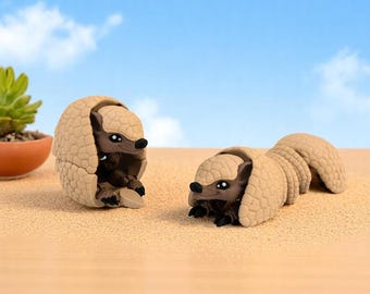 3D Printed Articulated Armadillo - Flexible Fidget Toy - Poseable Animal Model - Desk Toy - Unique Armadillo Gift - Collectible 3D Print