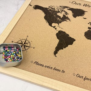 Mapa do Mundo de Cork com Alfinetes - Presentes de Viagem Exclusivos, Decoração de Dormitórios e Apartamentos, Formatura | JW Design Studio