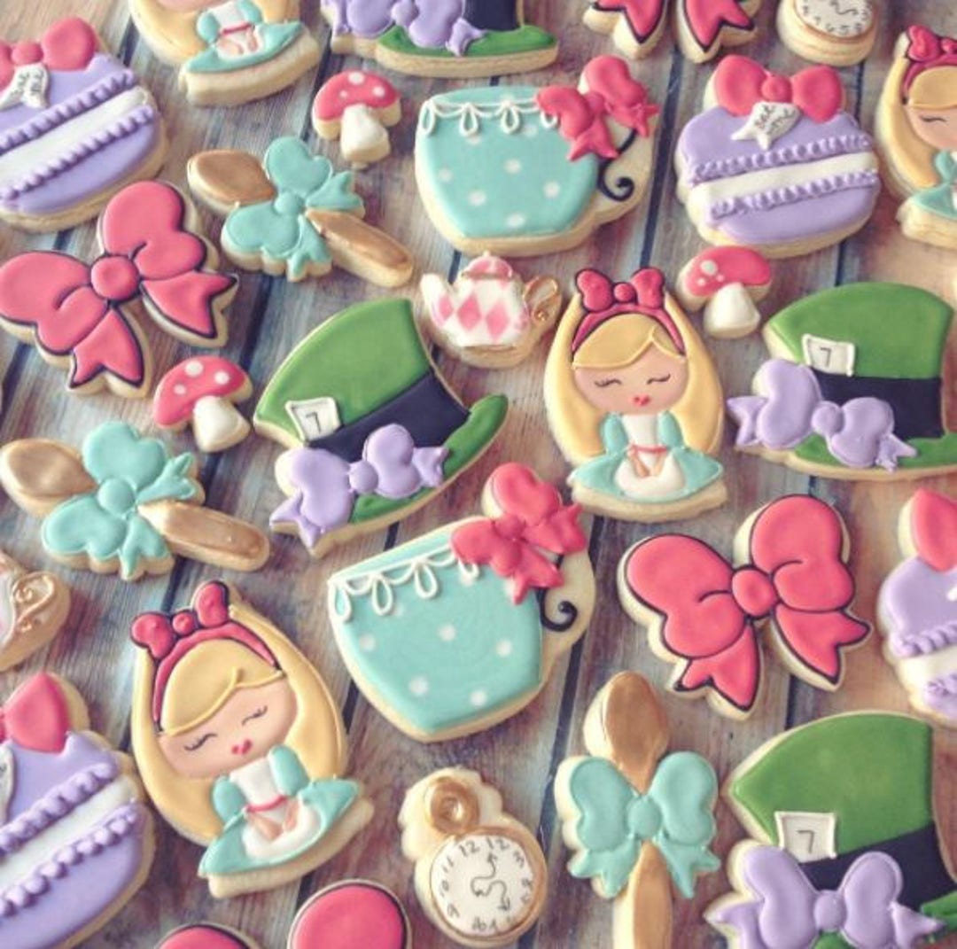 Alice Cookie Cutter - Etsy