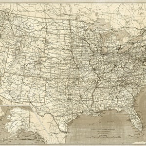 Puede incluir: Un mapa vintage de los Estados Unidos que muestra los principales ferrocarriles y ciudades. El mapa est&aacute; impreso en un fondo beige con l&iacute;neas y texto marrones. El mapa incluye una clave para lugares poblados y transporte.