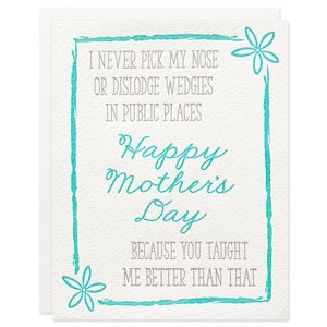 Insegnato meglio Mother's Day Card - Divertente biglietto per la festa della mamma - Cartolina di auguri tipografica