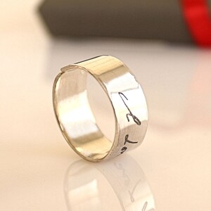 Anillo de escritura personalizado para hombres / 925 plata de ley sólida / banda grabada con firma personalizada / regalo de cumpleaños para hombres, anillos para hombres