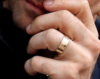 Personalisierter Herrenring, Freundgeschenk für ihn, Gold graviertes Band für Männer, Versprechen Geschenk benutzerdefinierter 14K Gold gefüllt Ring für ihn, Schriftart wählen