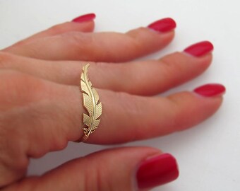Handcrafted Gold Feather Ring - Boho Spirit Band with Index Finger Plume Design - Chic Jewelry - Unique Birthday Gift for Her