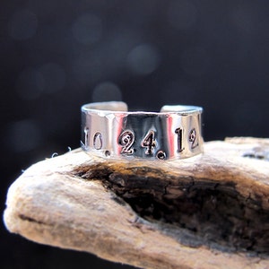 Custom Name Ring, Personalized Silver Rings, Engraved Date, Initial Ring, Hammered Ring Gift for him, her, Adjustable Ring image 3