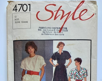 Vintage 1980s Style *UNCUT* Size 12 Womens Top with Round Neckline or Notched Collar, Short Dolman Sleeves and Flared Gathered Skirt with