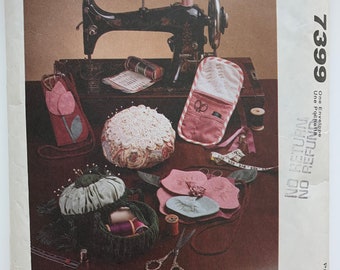Vintage McCalls Sewing Accessories Pattern 7399, Needlecase, Pouch, Eyeglass Case