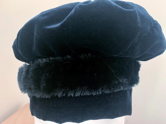 Vintage Edwardian Velvet Hat: Black Faux Fur Trim, Midnight  display picture 1