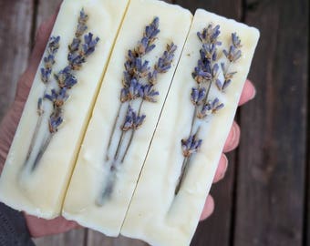 Jabón Lavender Meadows, jabón de lavanda, hecho a mano, único en su tipo, ingredientes naturales.