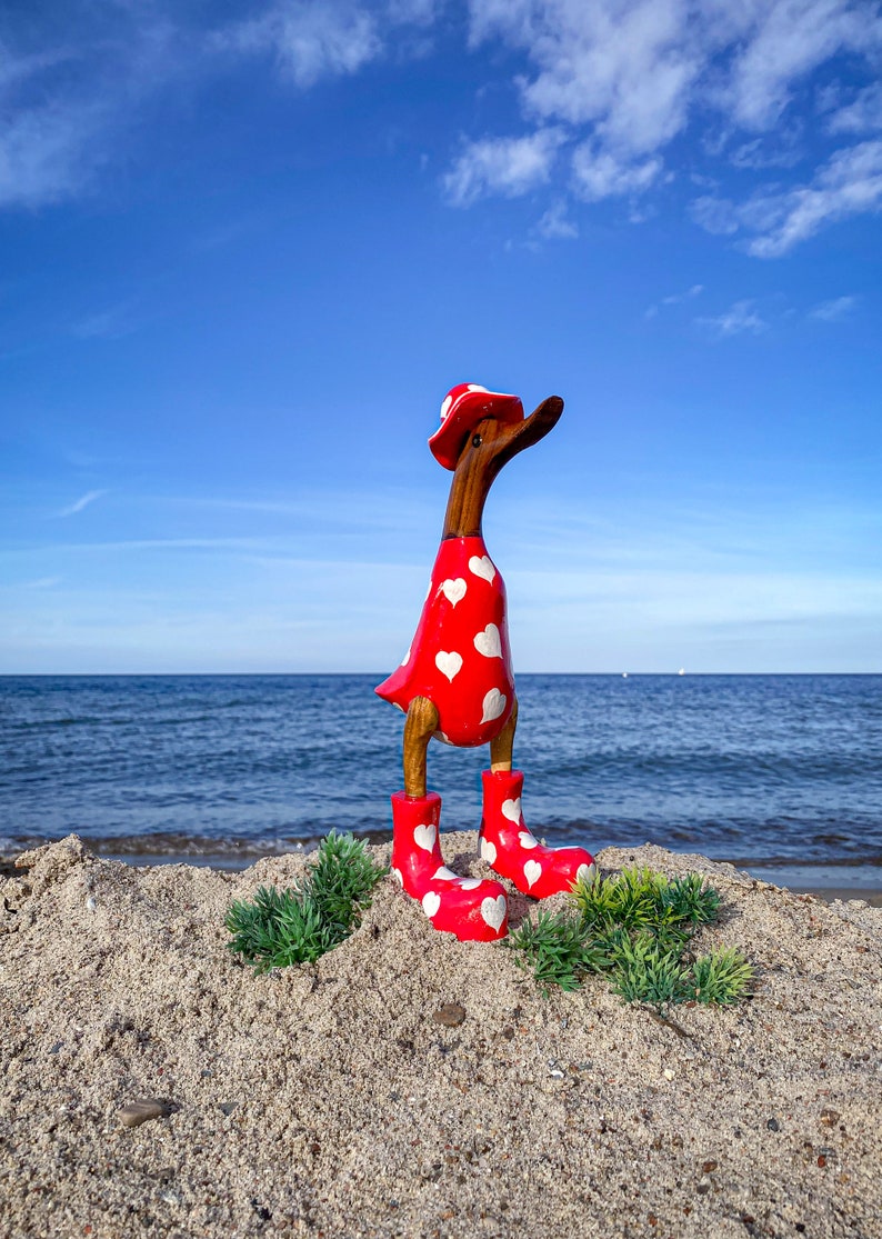 Running duck with hat & boots in red with white hearts approx. 25 cm high image 2