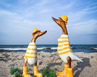 Running duck with hat and boots in yellow and white stripes 35 cm high