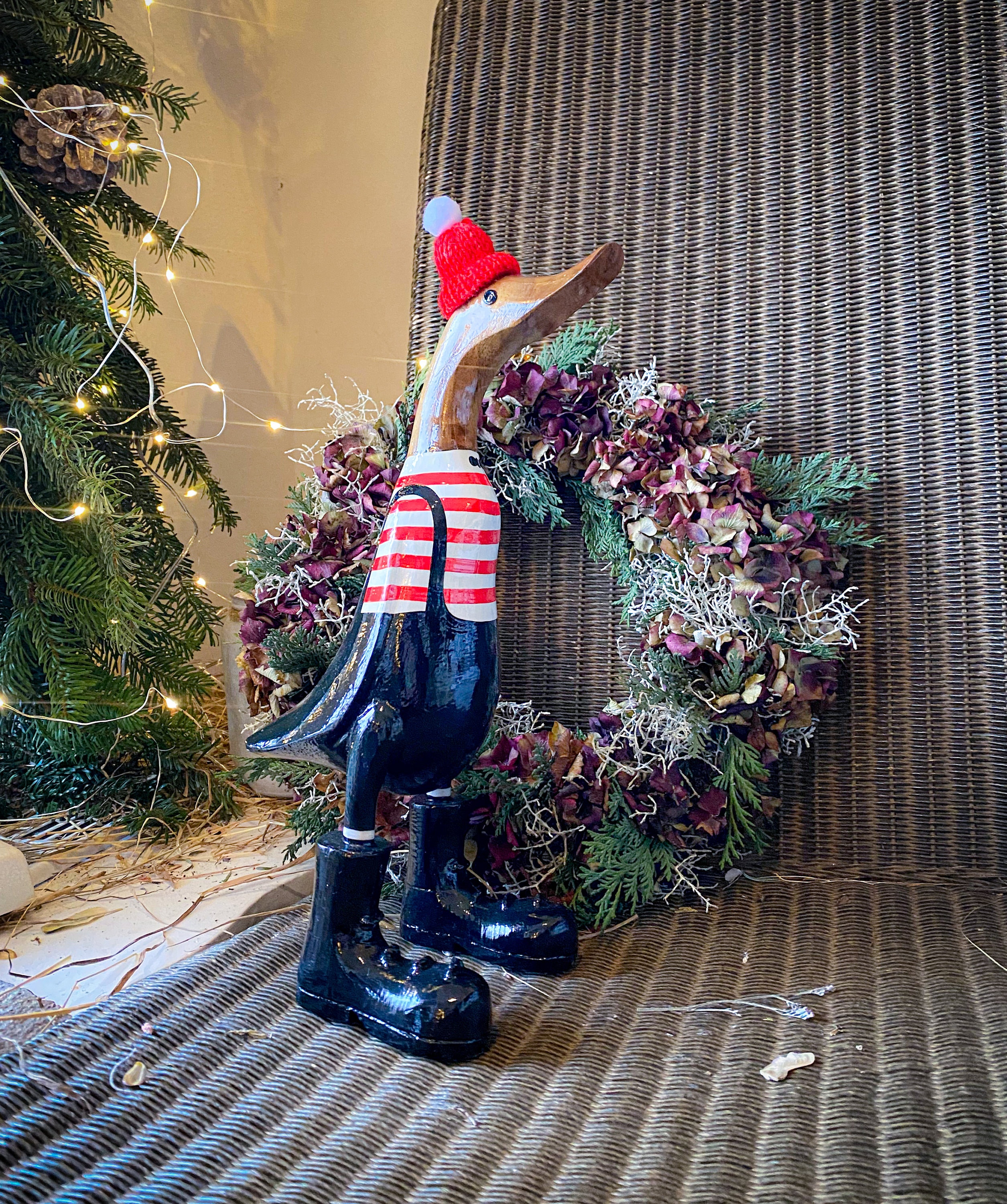 Running duck Charlie Chaplin with bobble hat, red and white stripes, approx. 48 cm high