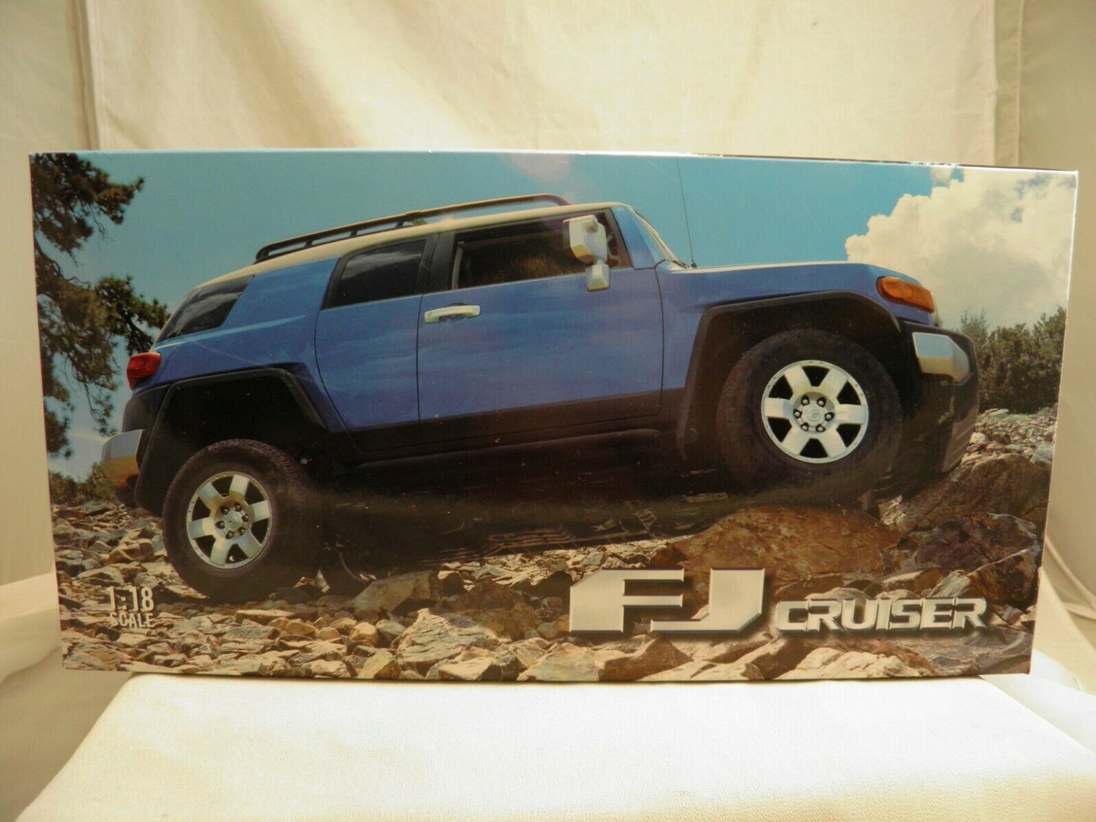 Toyota FJ Cruiser in 1/18 Scale Diecast in Silver by AutoArt Etsy
