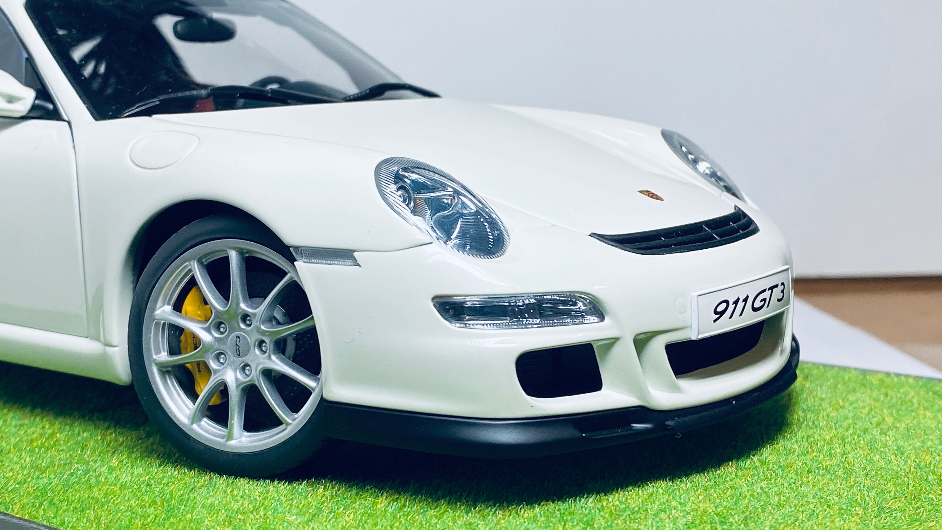 Porsche 1 18
