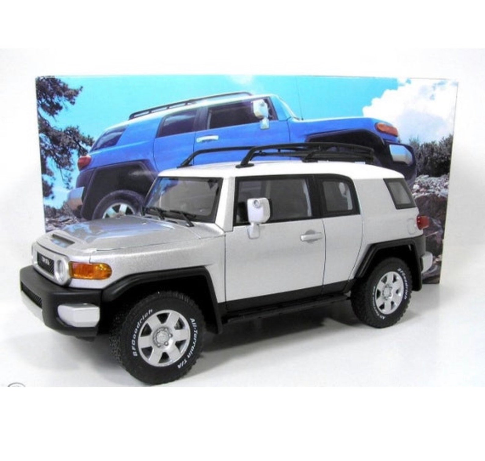 Toyota FJ Cruiser in 1/18 Scale Diecast in Silver by AutoArt | Etsy